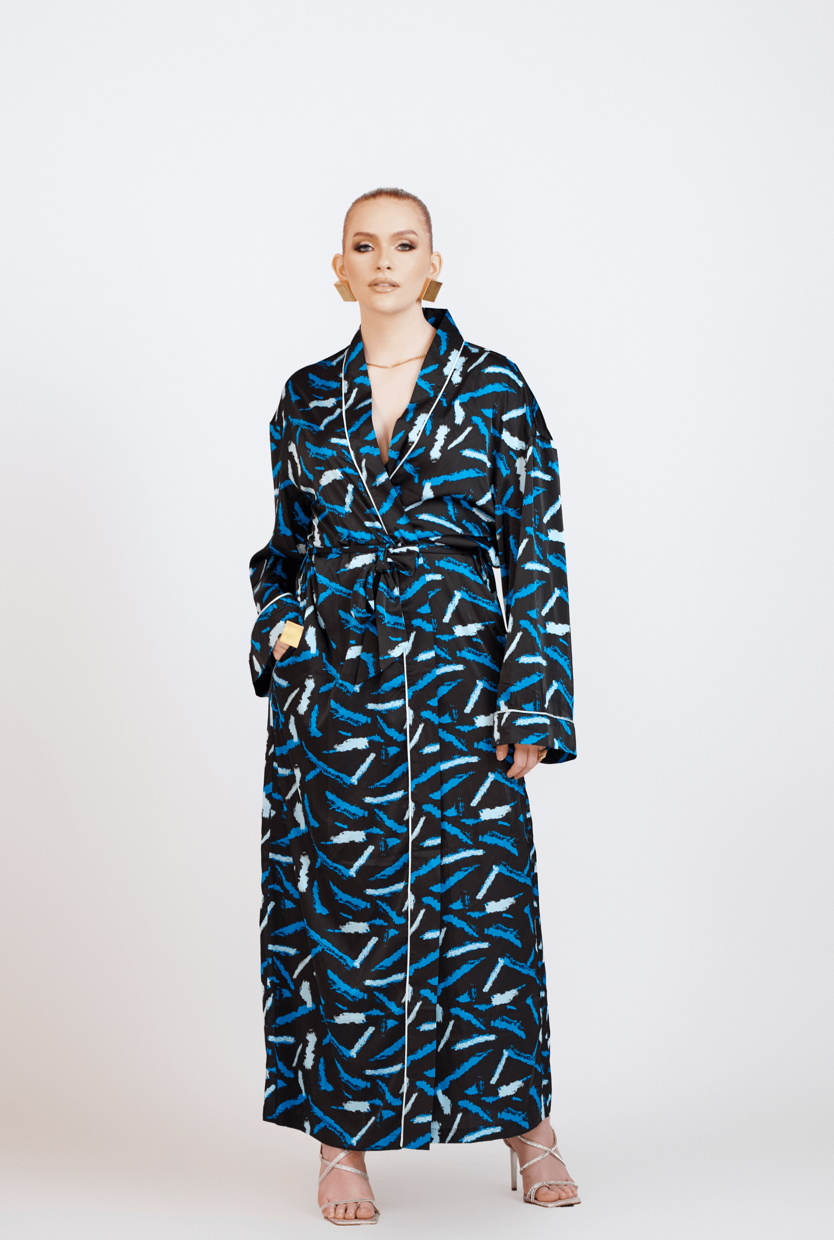 ÌTÙNÚ BLUE ABSTRACT PRINT SATIN ROBE